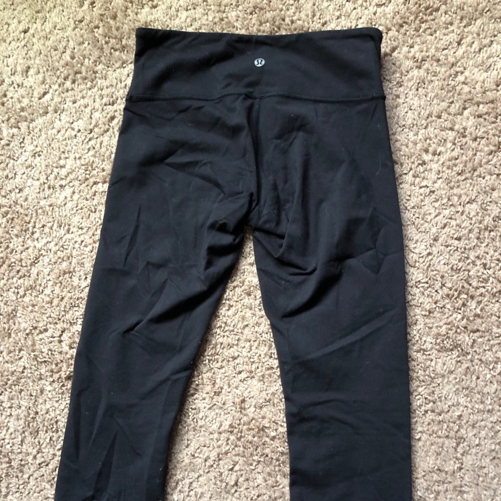 SOLD: Lululemon black crop leggings size 4